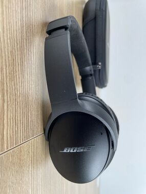 Bose QuietComfort 35 II Wireless Noise Cancelling Headphones - Black QC35 II